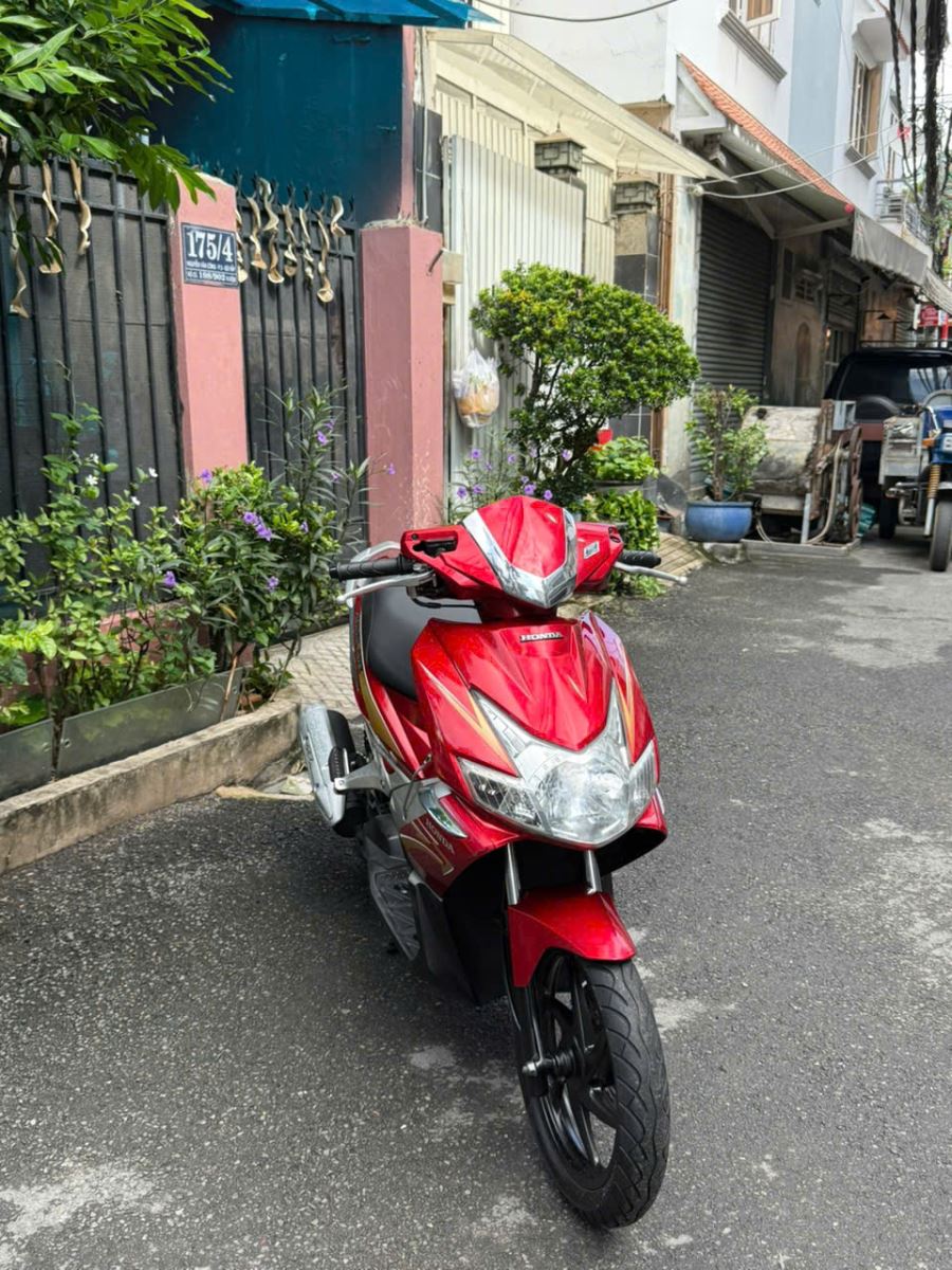 HONDA AIR BLADE 110CC ĐỜI 2010 BS 54S9-2905 – XE TAY GA THỂ THAO BỀN BỈ, MÁY ÊM GIÁ TỐT